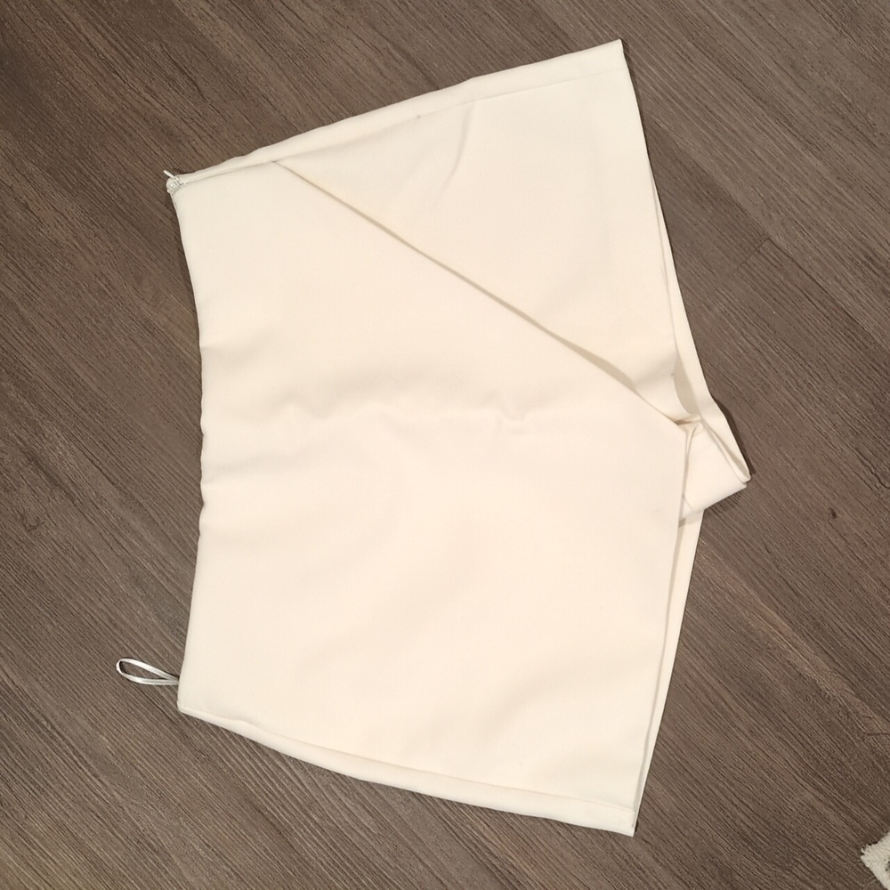 zara asymmetrical off white skort Size L